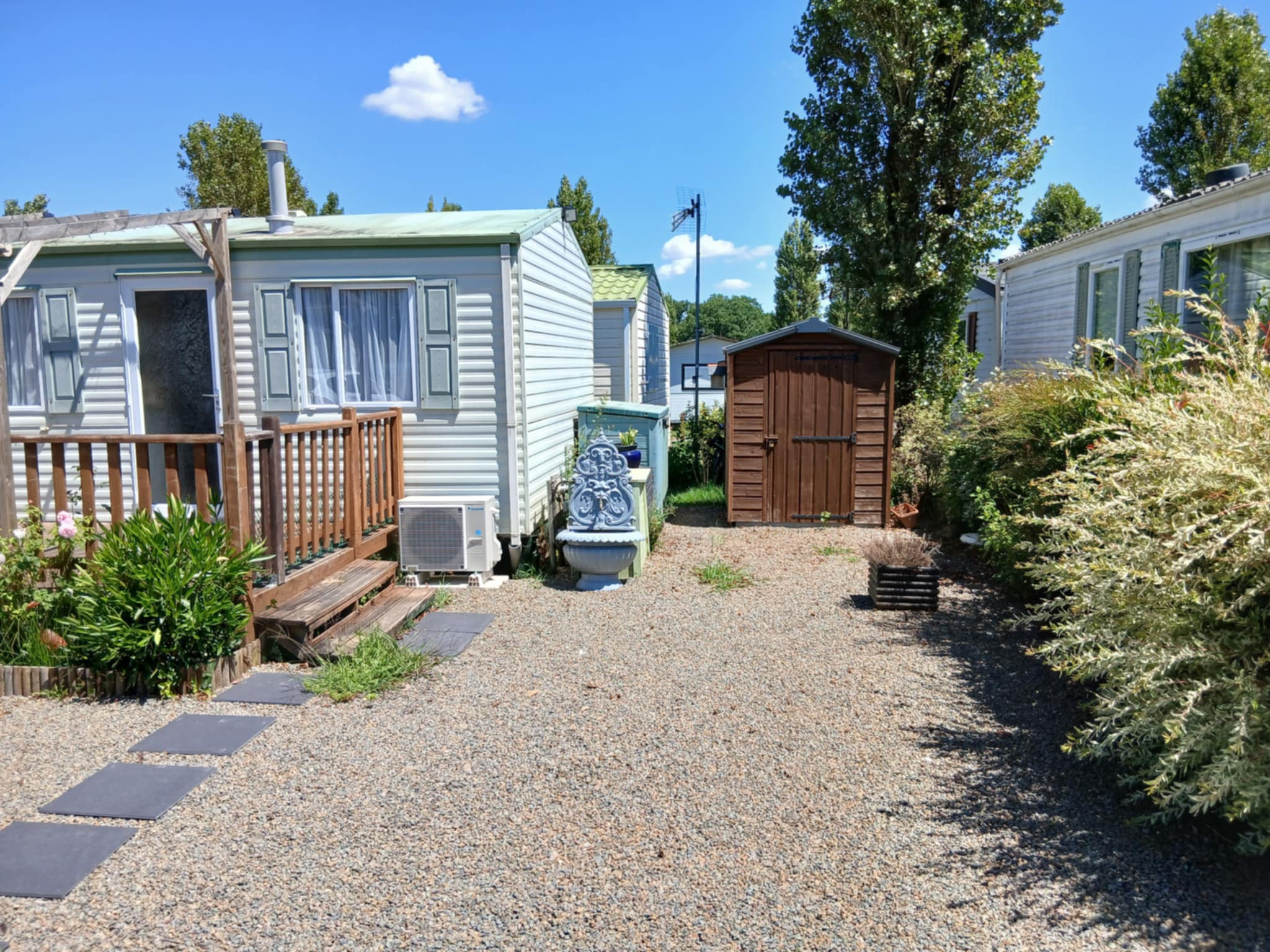 WILLERBY SALEBURY (111)